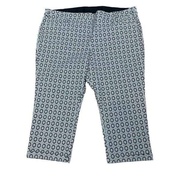 Lane Bryant Print Tummy Control Cuffed Cropped Pants Black White Size 28 - Picture 2 of 7